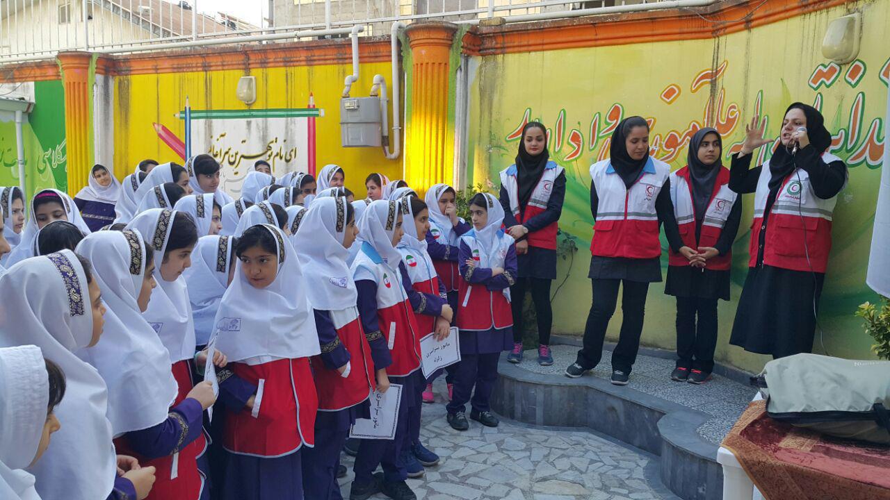 مانور سراسری زلزله در دبستان باران اندیشه
